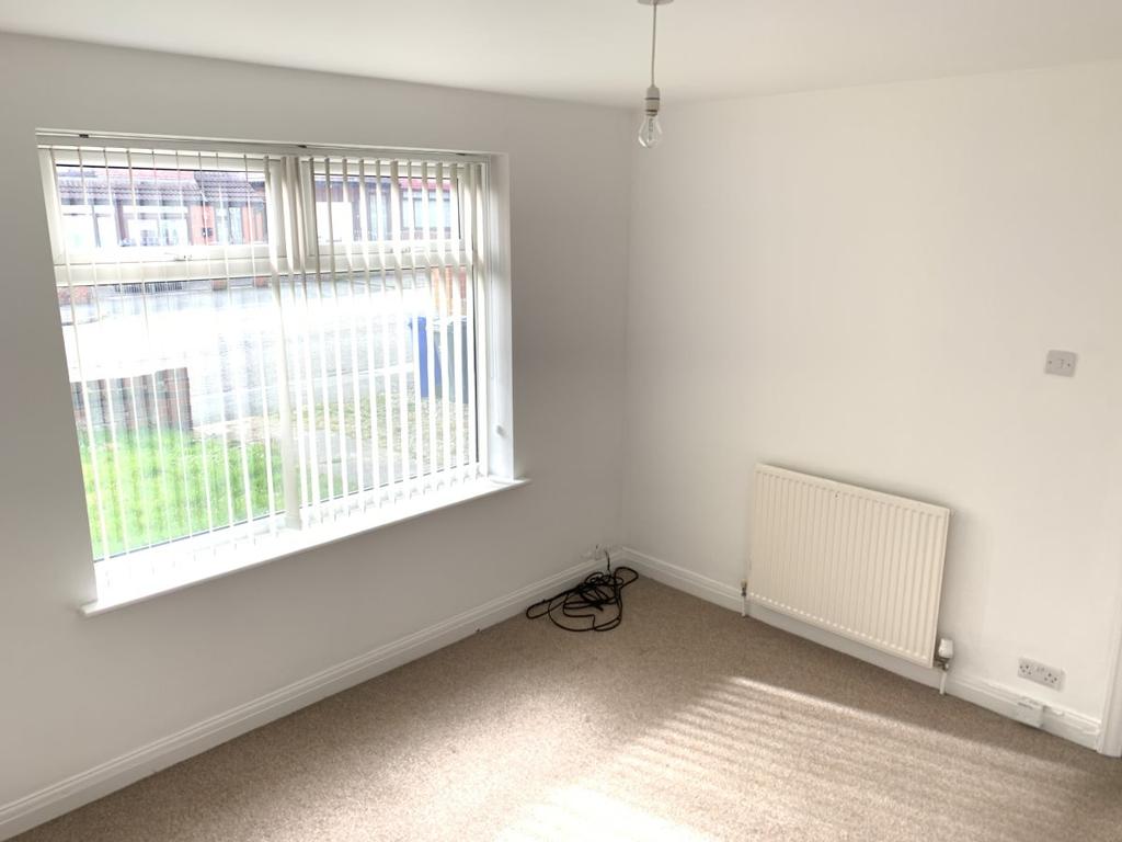 Joyce Street, New Moston 3 bed semidetached house £725 pcm (£167 pw)