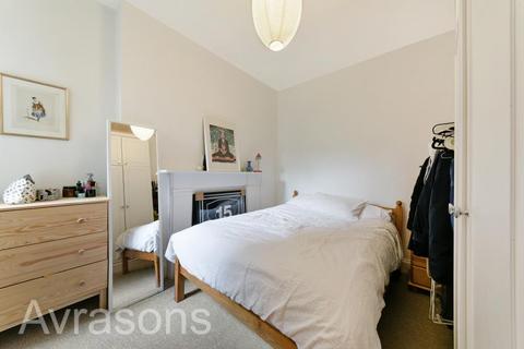 2 bedroom flat to rent, TALFOURD ROAD, CAMBERWELL