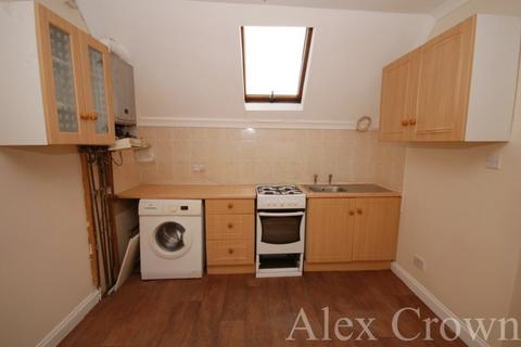 Studio to rent, Ordnance Road, Enfield