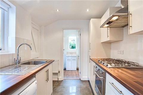 2 bedroom terraced house to rent, Greys Road, Henley-on-Thames RG9