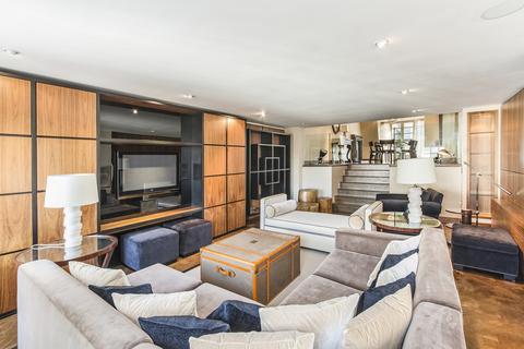 3 bedroom penthouse to rent, Cadogan Place, Knightsbridge, London