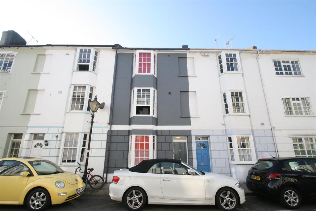 Over Street, Brighton 6 bed house £4,160 pcm (£960 pw)