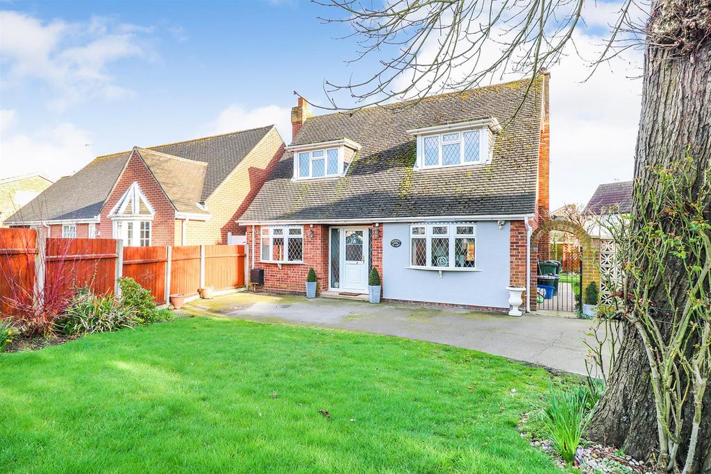 The Street, Hatfield Peverel, Chelmsford 3 bed detached house £385,000