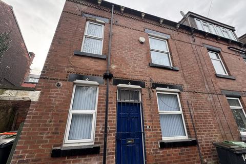 2 bedroom terraced house to rent, Station Parade,  Leeds, LS5