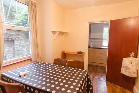 undefined, Gillespie Road, London, N5 New Instruction