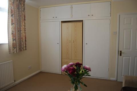 2 bedroom apartment to rent, York Parade, Tonbridge TN10