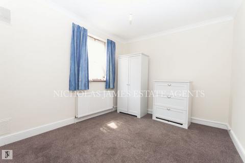 2 bedroom apartment to rent, Seven Sisters Road, London N4