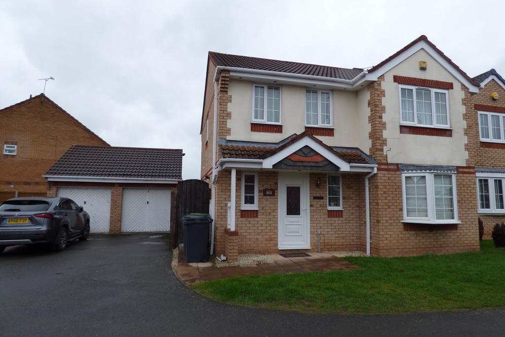 Hidcote Close, Maple Park, Nuneaton, CV11 4 bed detached house £274,995
