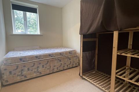 2 bedroom ground floor flat to rent, Marmion Road Nottingham NG3