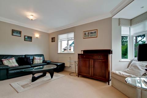 2 bedroom apartment to rent, Bushey WD23