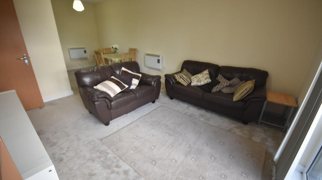 Apartment in Manchester, Hulme - View 3