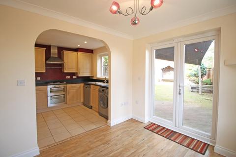 3 bedroom end of terrace house to rent, Edwards Court, Kings Heath, Exeter