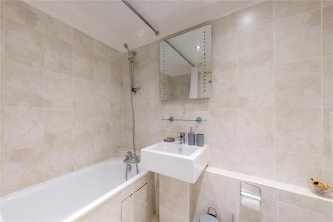 2 bedroom flat to rent, The Water Gardens, London W2