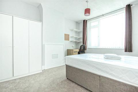 4 bedroom terraced house to rent, Sandling Avenue, Horfield, Bristol, BS7