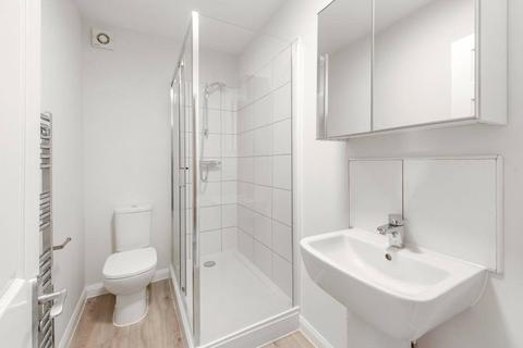 2 bedroom apartment to rent, Bath Street, Bath, Somerset, BA1
