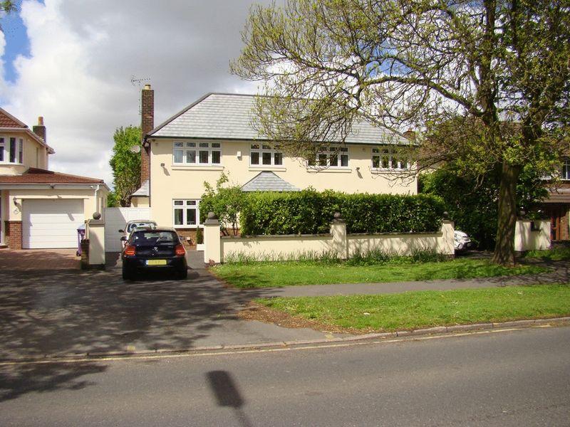 Queens Drive Childwall Fiveways L15 4 bed detached house £2,500 pcm