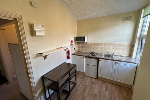 Studio to rent, 1 bed studio Grove Street, CV32 5AG