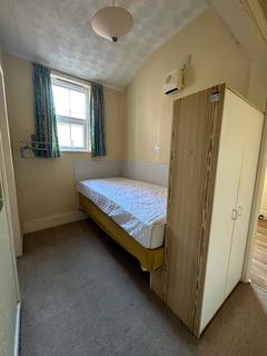 Studio to rent, 1 bed studio Grove Street, CV32 5AG