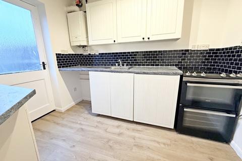 3 bedroom terraced house to rent, Needham Close, Runcorn