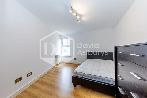 3 bedroom apartment to rent, Criterion Mews, Archway, London