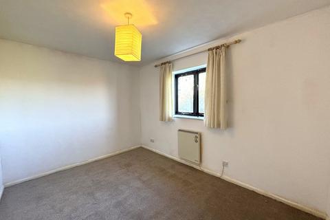 2 bedroom terraced house to rent, Chepstow Close, Stevenage