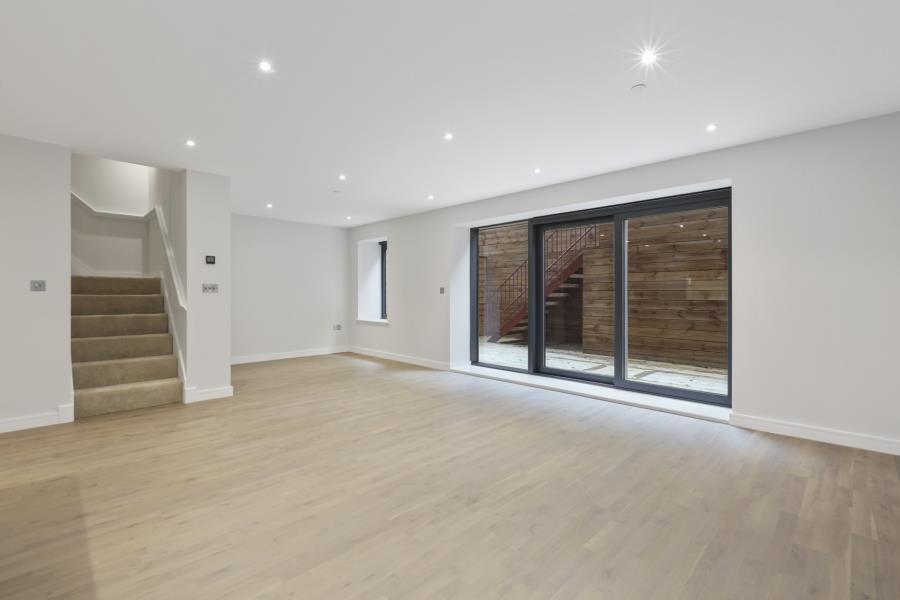 Viridium Apartments, Finchley Road, NW3 3 bed apartment £5,633 pcm (£