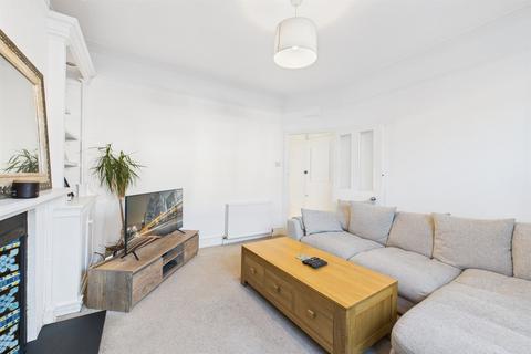 1 bedroom flat to rent, Warren Road, Colliers Wood, SW19