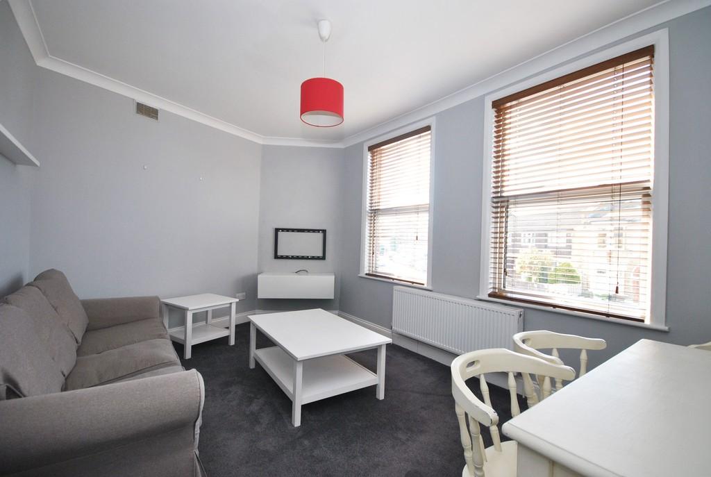 Crofton Park Road, London, SE4 1AF 2 bed apartment £1,400 pcm (£323 pw)