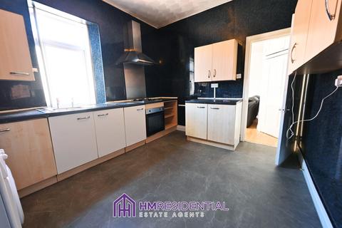 3 bedroom flat to rent, Wingrove Avenue, Fenham NE4