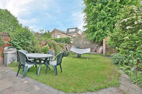 2 bedroom flat to rent, Richborough Road, Cricklewood, NW2