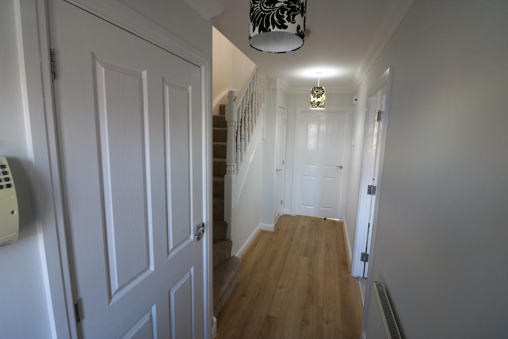 Bethune Avenue, Hull 4 bed end of terrace house £790 pcm (£182 pw)