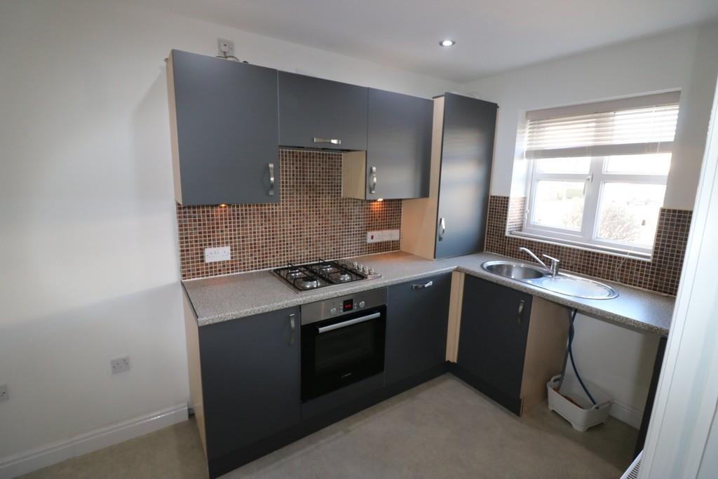 Bethune Avenue, Hull 4 bed end of terrace house £790 pcm (£182 pw)