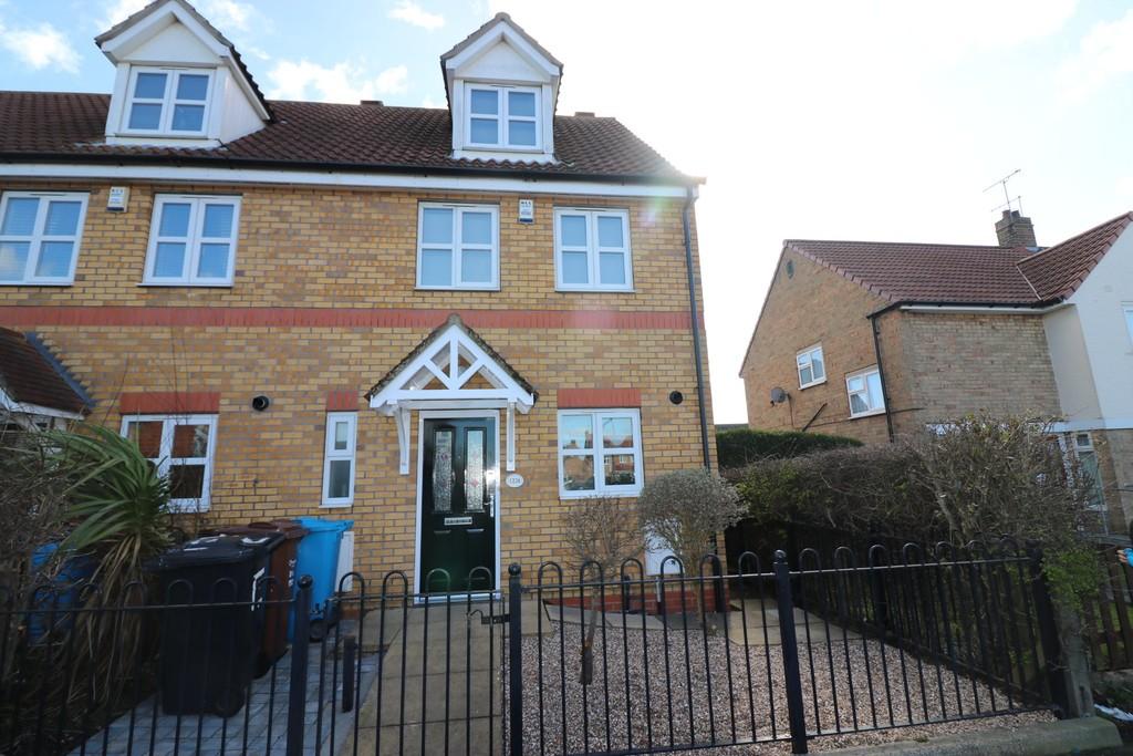 Bethune Avenue, Hull 4 bed end of terrace house £650 pcm (£150 pw)
