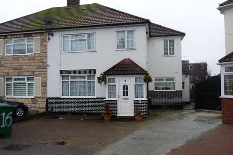 Studio to rent, Langland Crescent, Stanmore, HA7