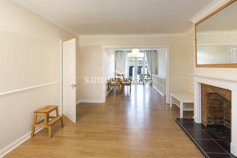 3 bedroom terraced house to rent, Heatherset Gardens, Norbury, SW16