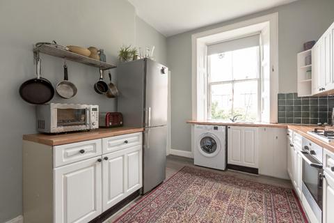 3 bedroom flat to rent, Bruntsfield Avenue, Bruntsfield, Edinburgh, EH10