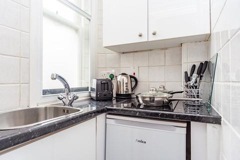 1 bedroom flat to rent, Hill Street W1