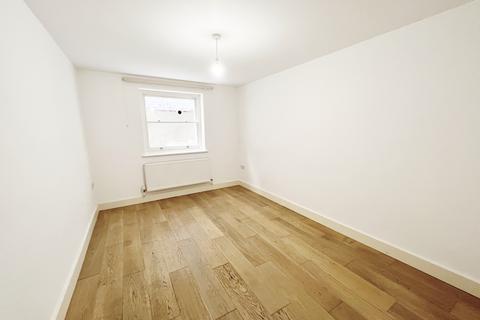 2 bedroom flat to rent - New Cross Road,  London , SE14