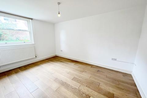 2 bedroom flat to rent, New Cross Road,  London , SE14