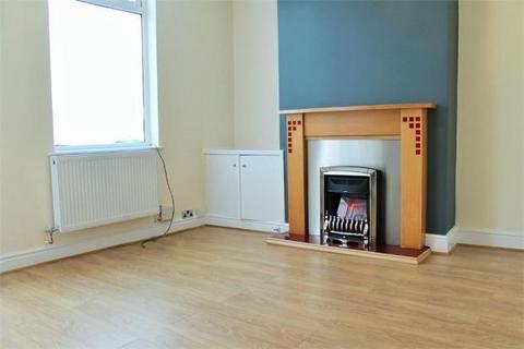 3 bedroom terraced house to rent, Elcho Street, Preston