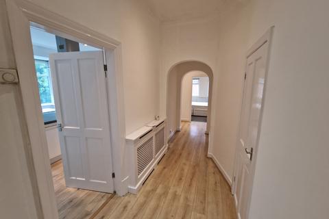 2 bedroom apartment to rent, Ashleigh Road, Leeds, West Yorkshire, LS16