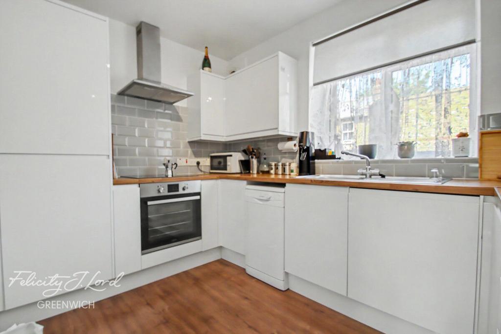 Apartment in London - More