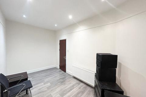 3 bedroom apartment to rent, Pinner Road, HARROW