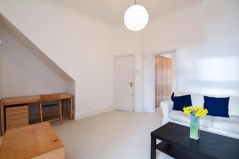 2 bedroom apartment to rent, Salisbury Road,  Richmond,  TW9