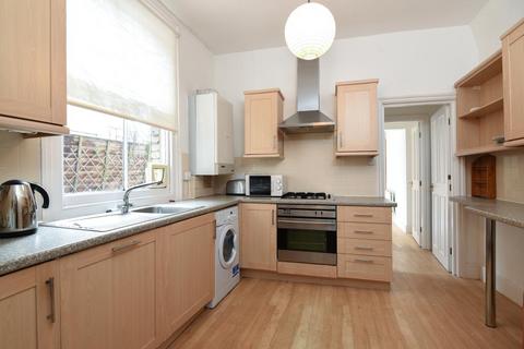 2 bedroom apartment to rent, Salisbury Road,  Richmond,  TW9