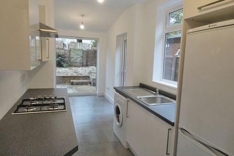 2 bedroom terraced house to rent, Westbury Road, Edgbaston.