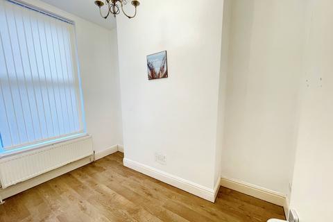 2 bedroom flat to rent, Flat1, 45 St Georges Road, Anlaby, Hull HU3