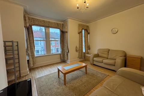 1 bedroom maisonette to rent, Esmond Road, Kilburn