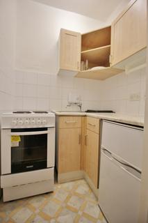 Studio to rent, Queens Avenue, Muswell Hill N10