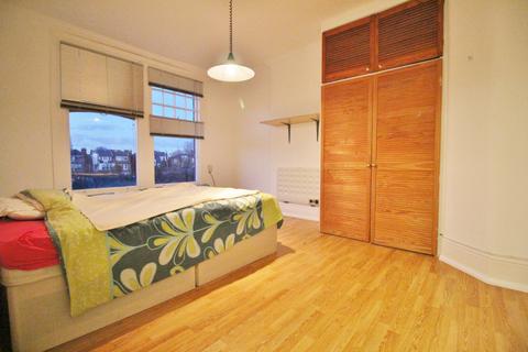 undefined, Queens Avenue, Muswell Hill N10